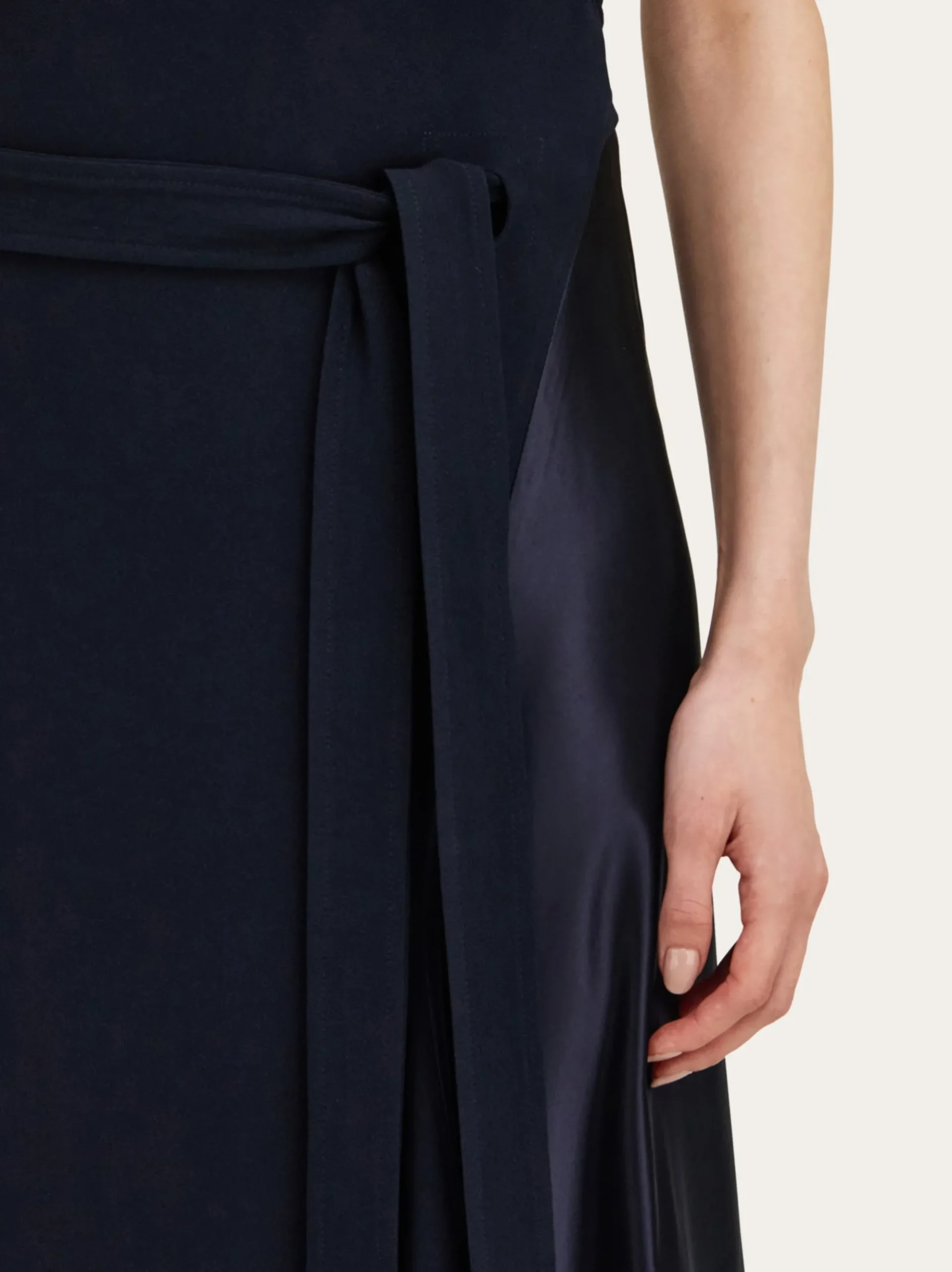 Asymmetric dress - Women