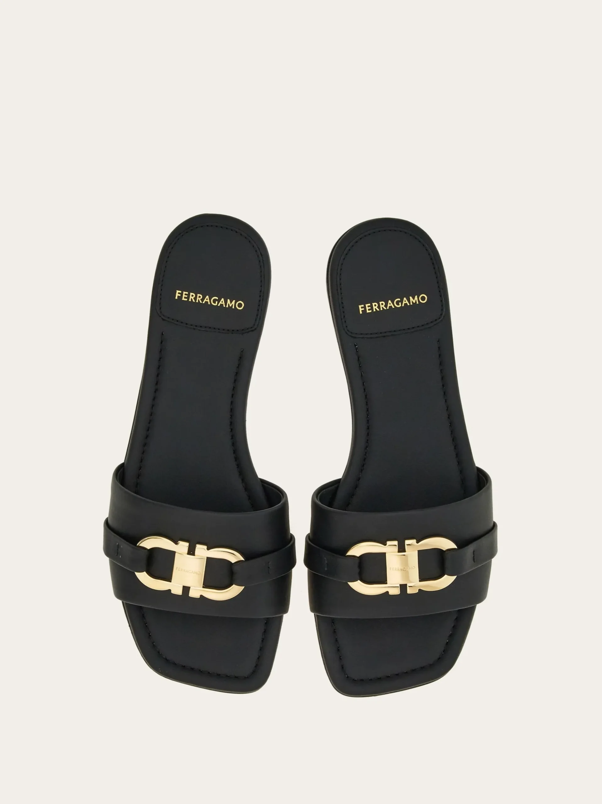 Flat slide with Gancini ornament - Women