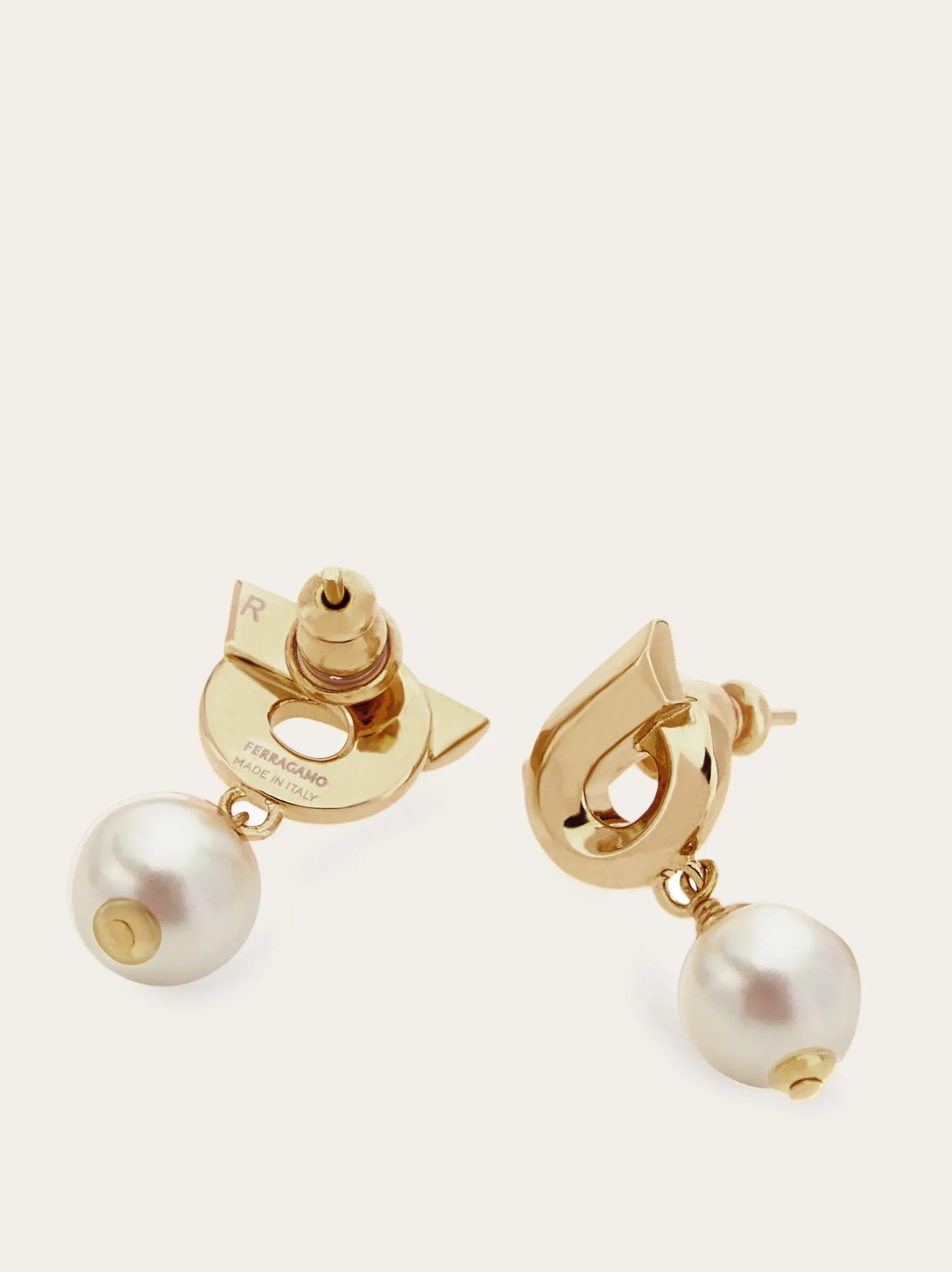 Gancini earrings with synthetic pearls - Women