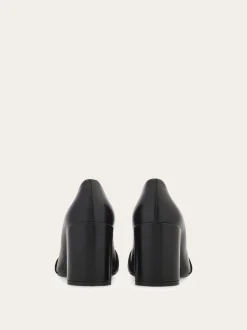 Gancini ornament pump with bock heel - Women