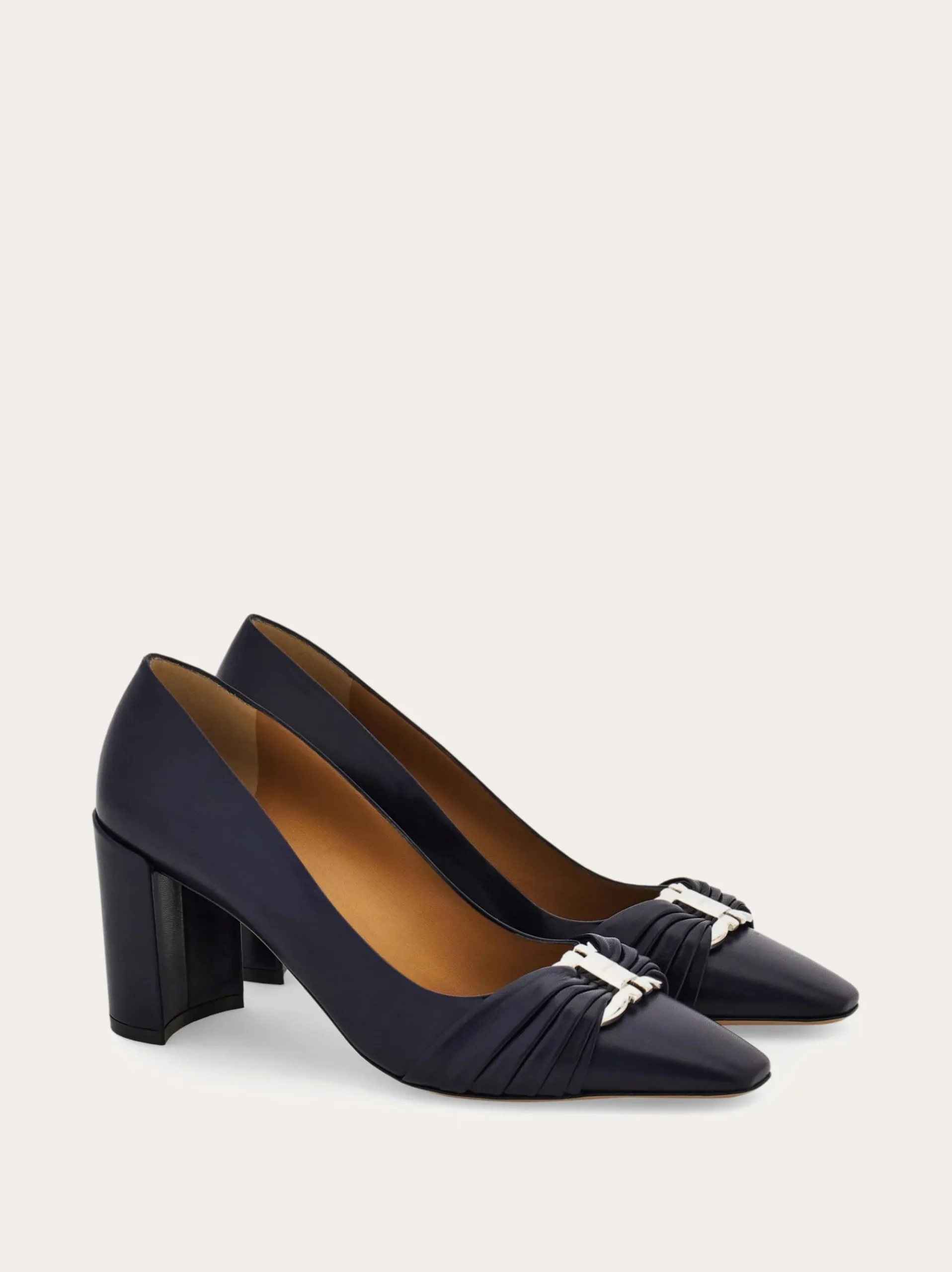 Gancini ornament pump with bock heel - Women