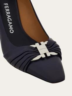 Gancini ornament pump with bock heel - Women