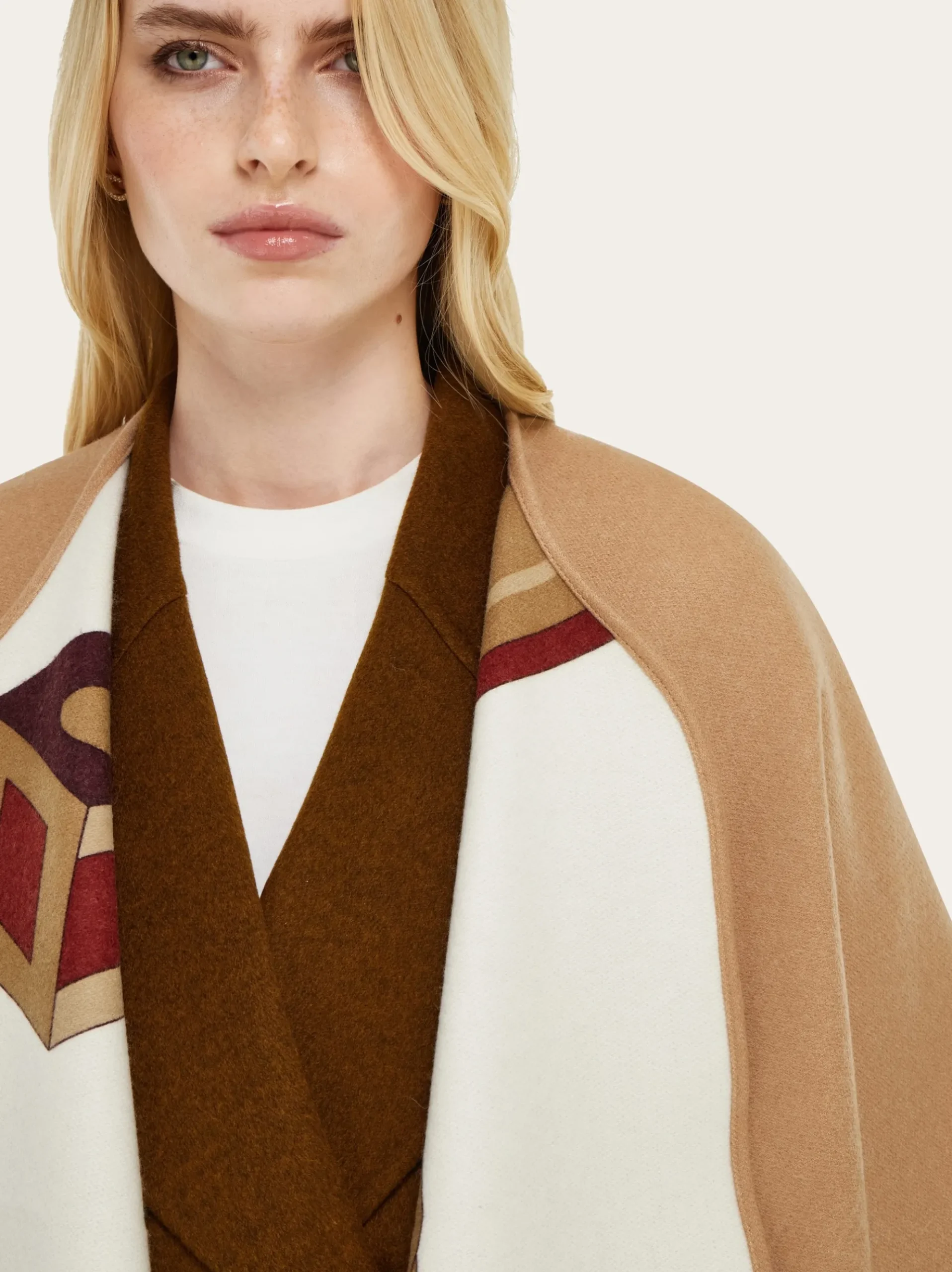 Geometrical renaissance print reversible cape - Women