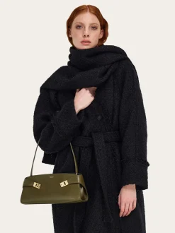 Hug East-West shoulder bag - Women