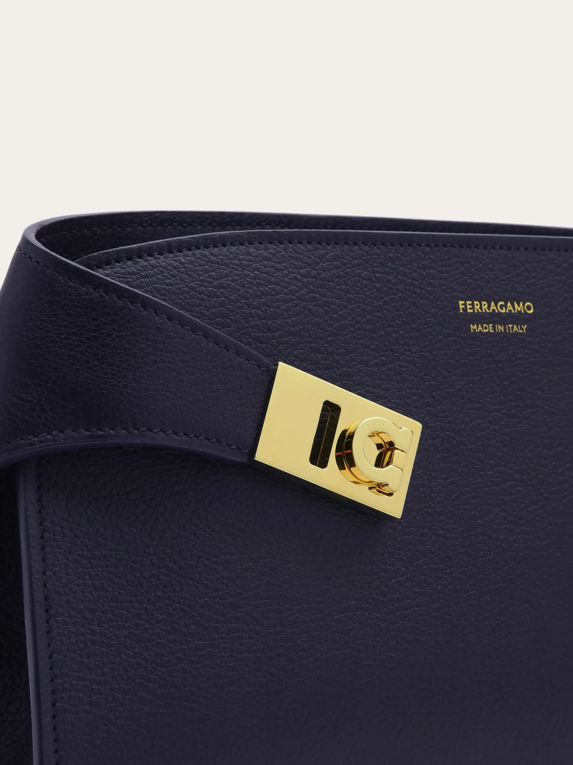 Hug mini crossbody bag - Women