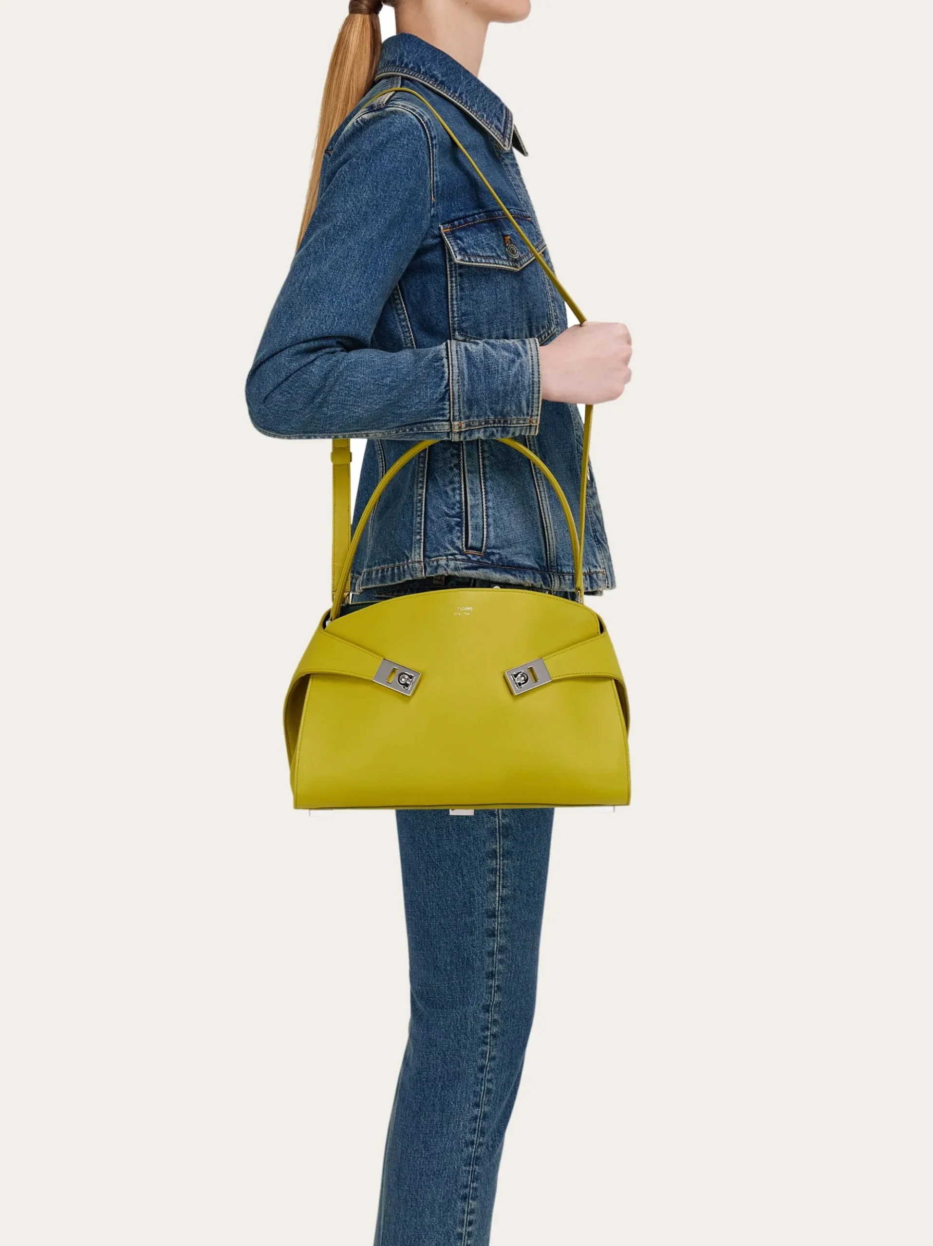 Hug Soft bicolor shoulder bag (M) - Women