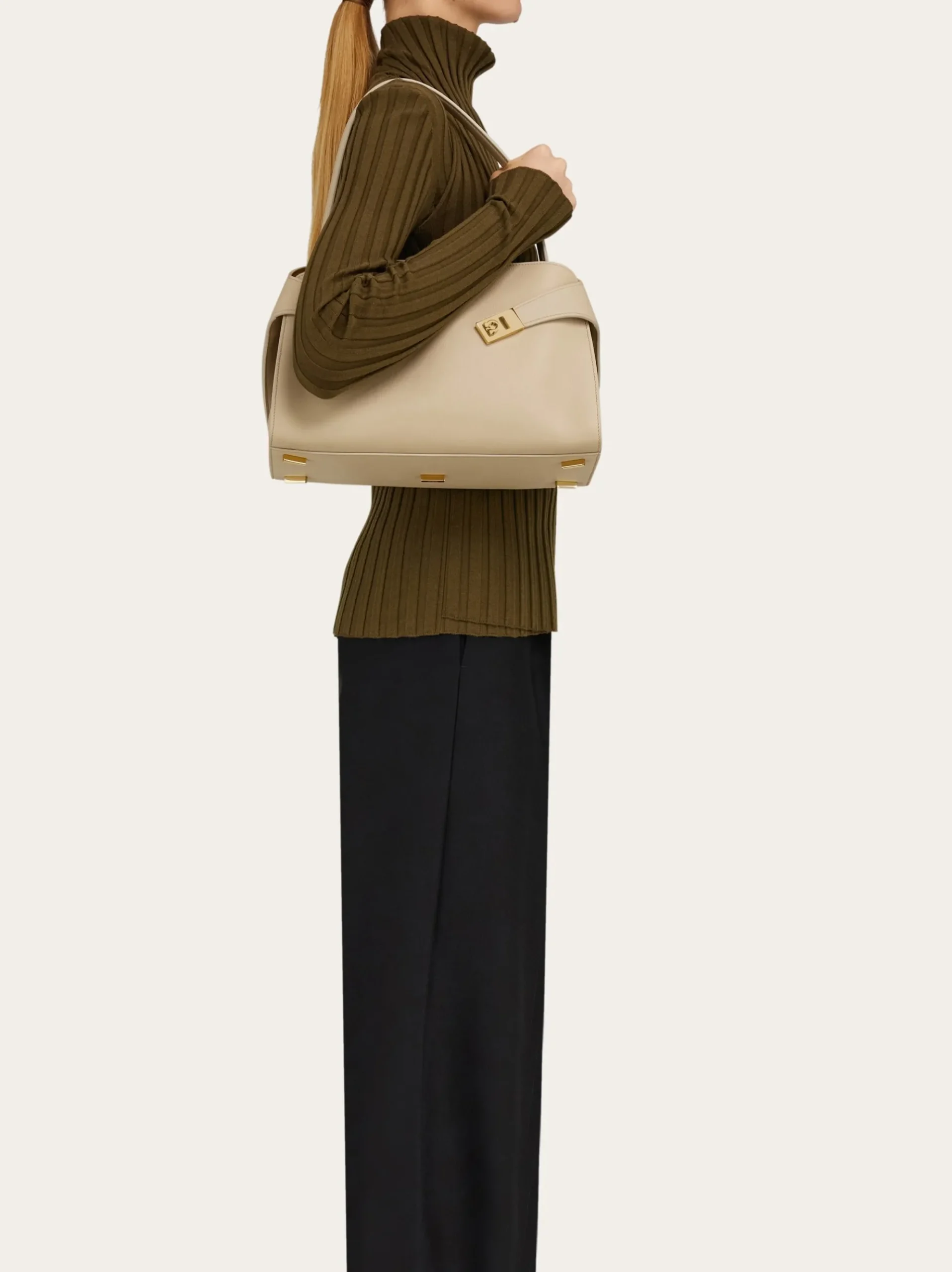 Hug Soft bicolor shoulder bag (M) - Women
