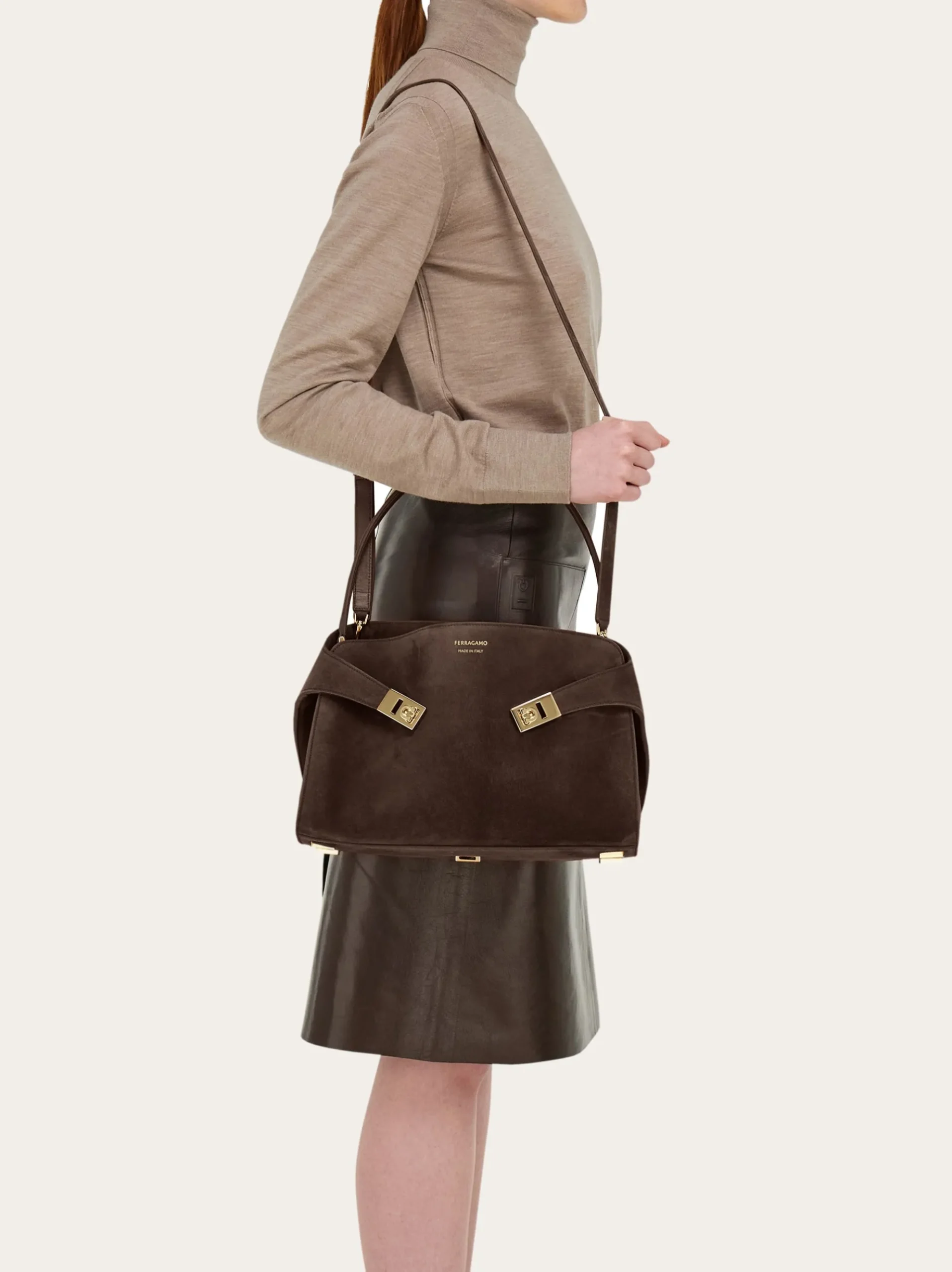 Hug Soft shoulder bag (M) - Women
