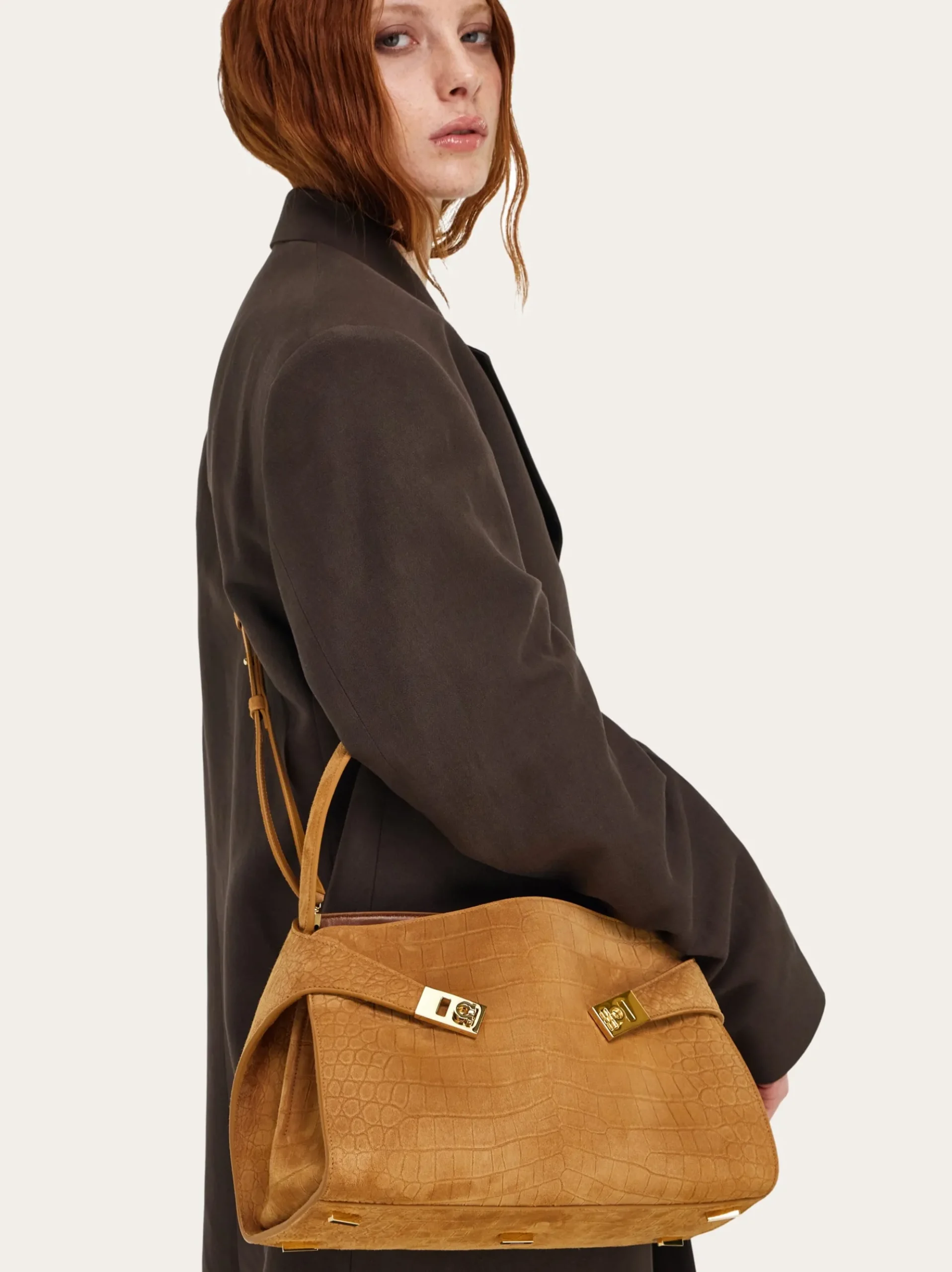 Hug Soft shoulder bag (M) - Women