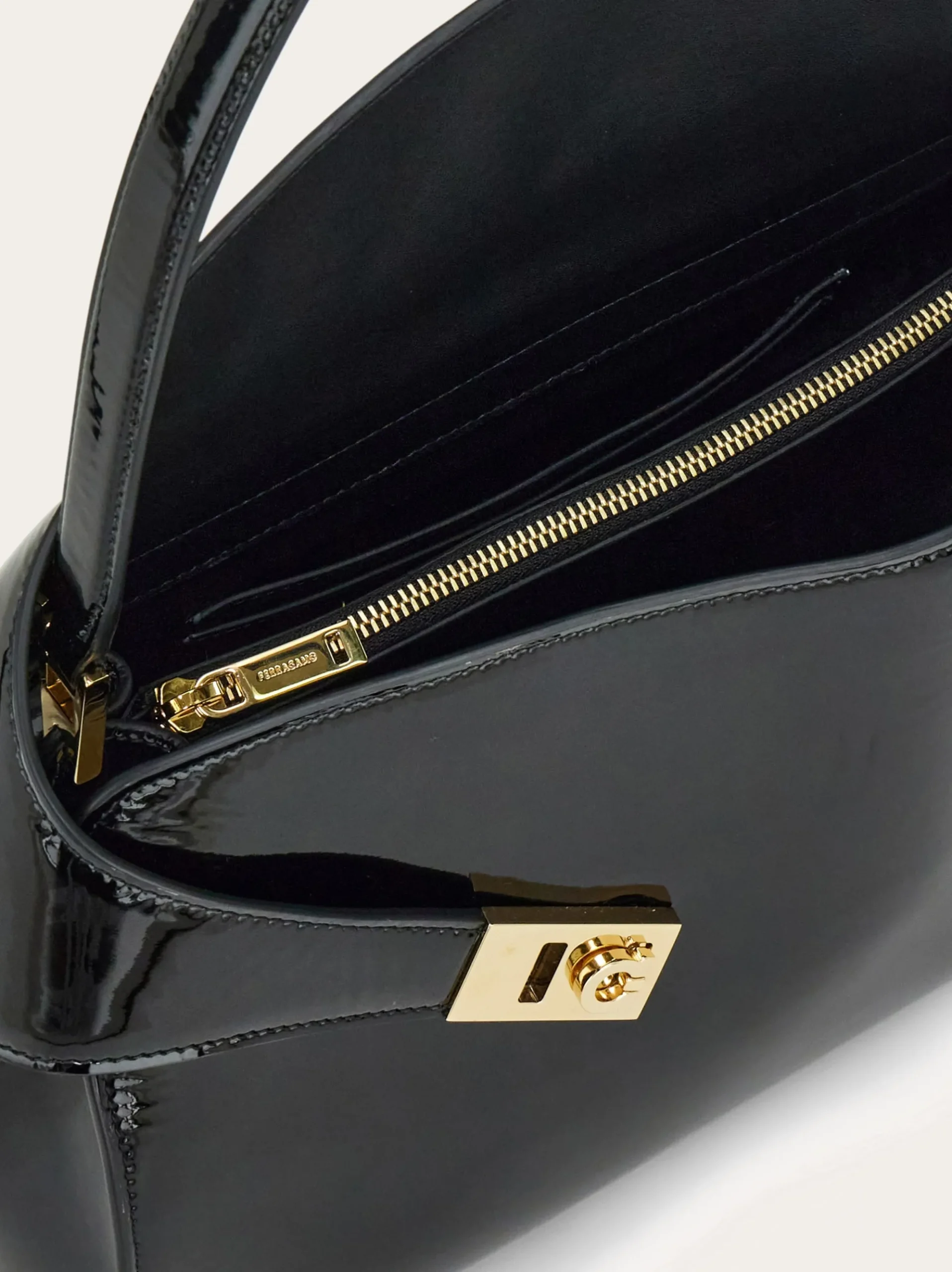 Hug Soft shoulder bag (M) - Women