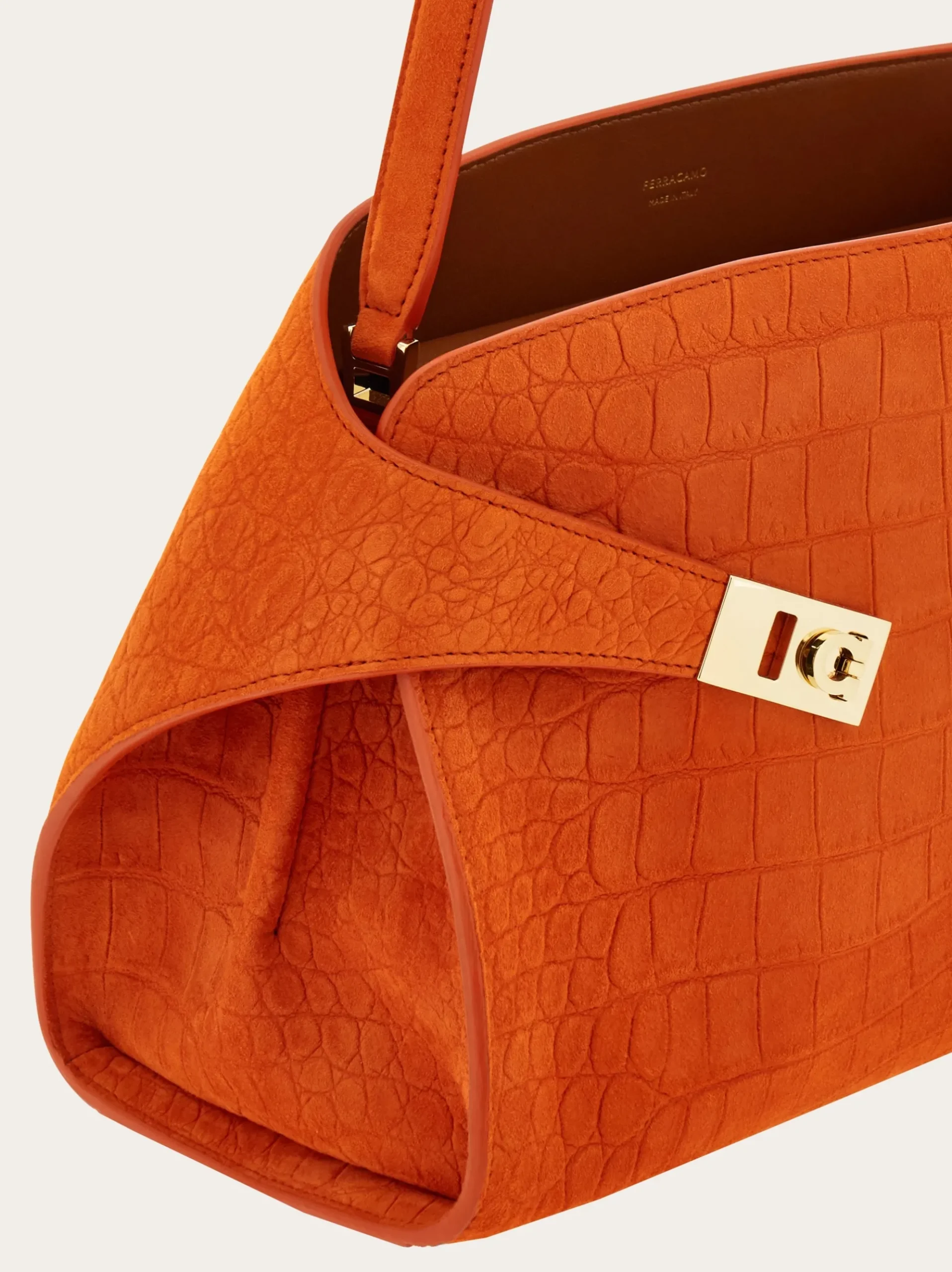 Hug Soft shoulder bag (M) - Women