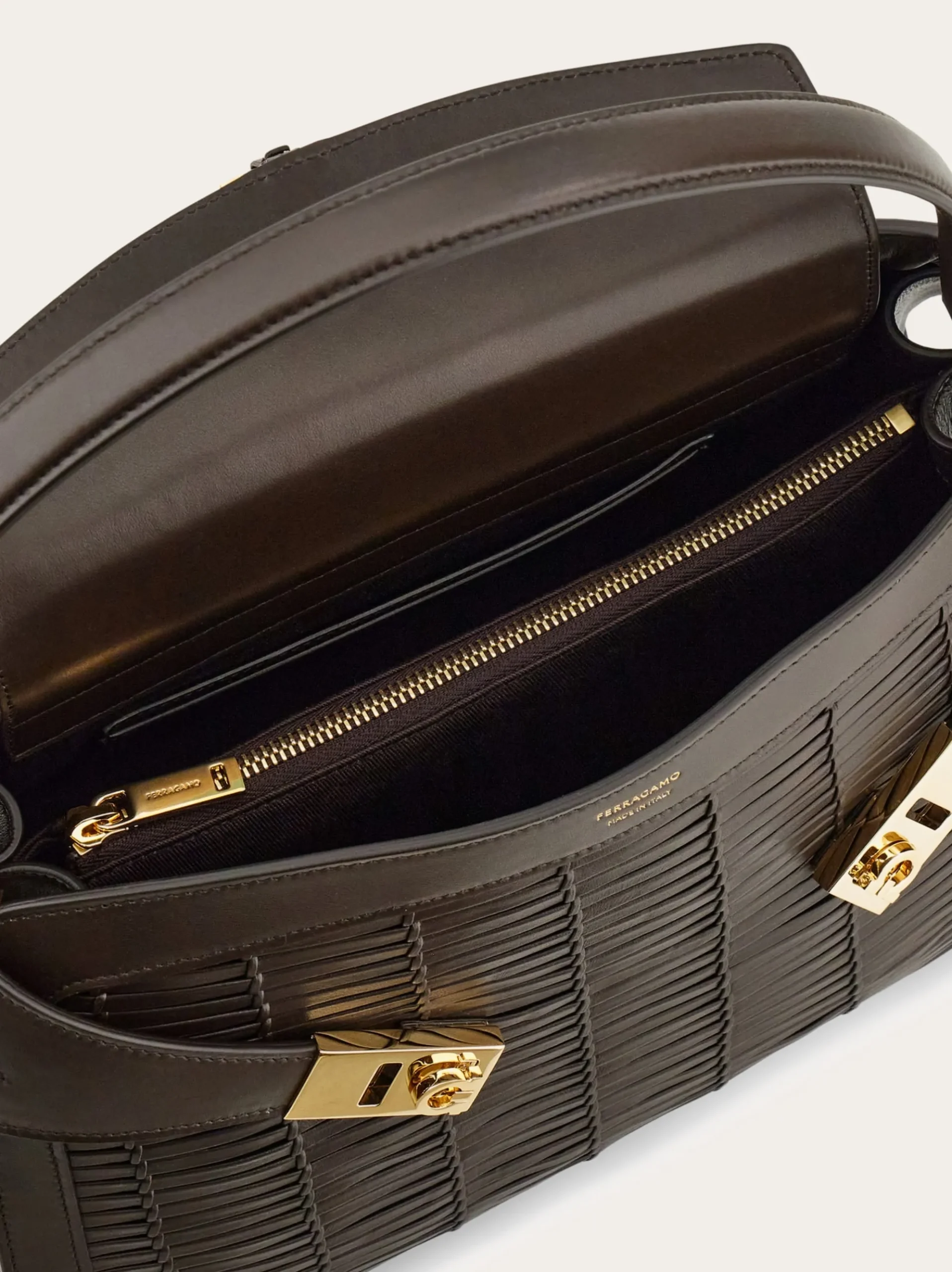 Hug Soft shoulder bag (M) - Women