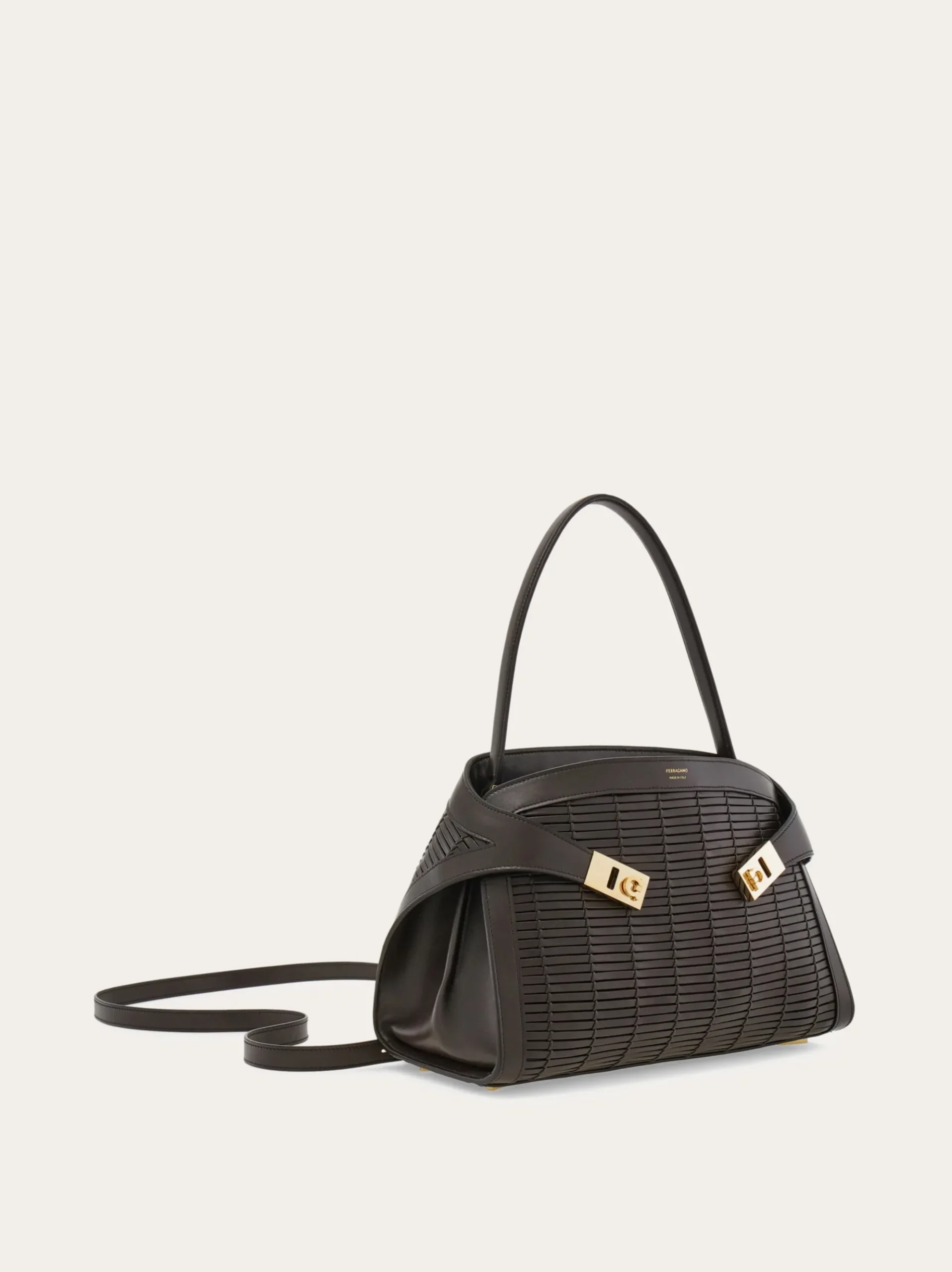 Hug Soft shoulder bag (M) - Women