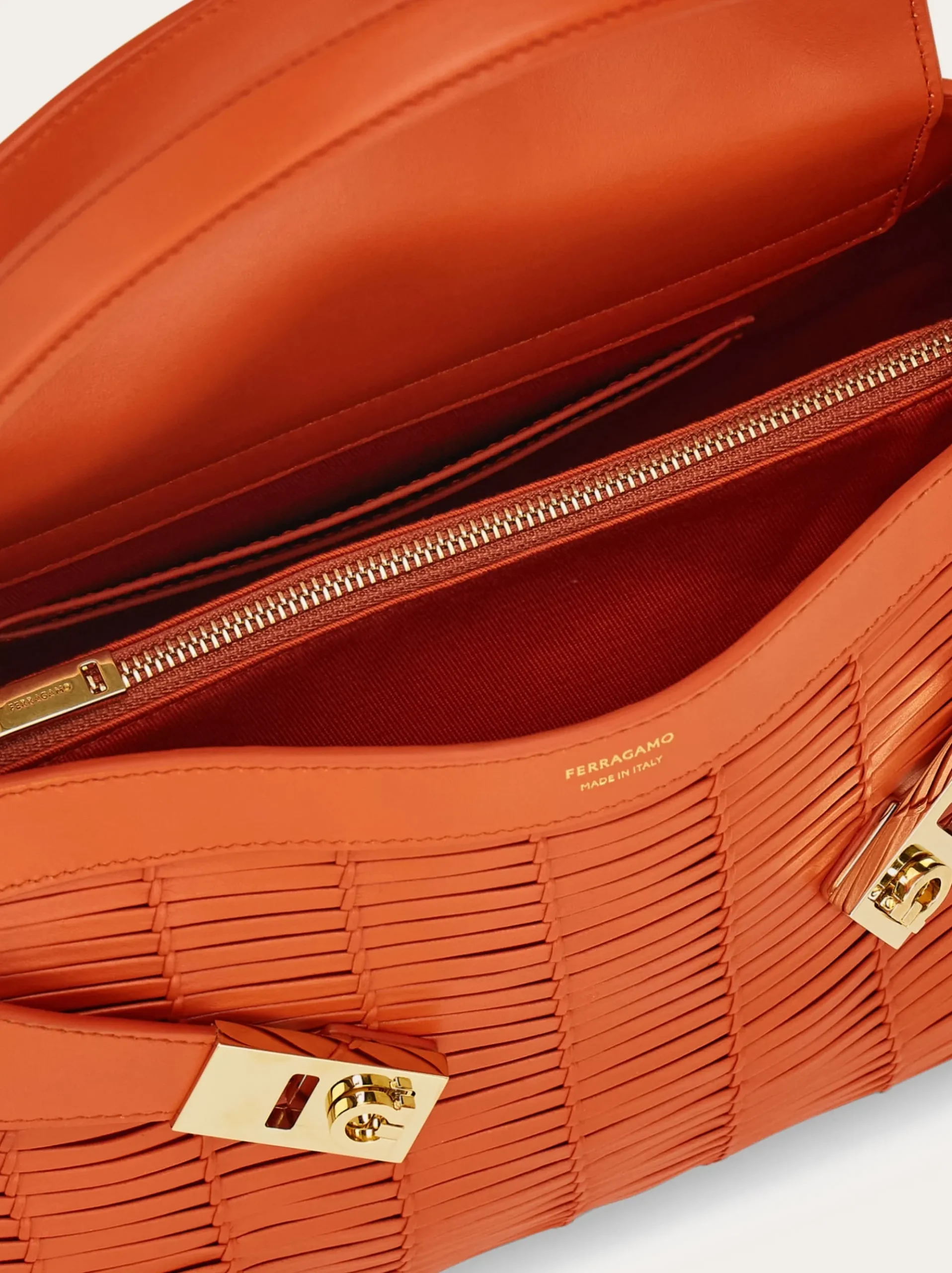 Hug Soft shoulder bag (M) - Women