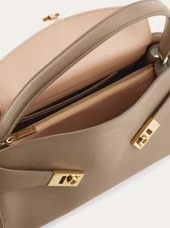 Hug Soft shoulder bag (M) - Women