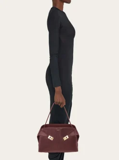 Hug Soft shoulder bag (M) - Women