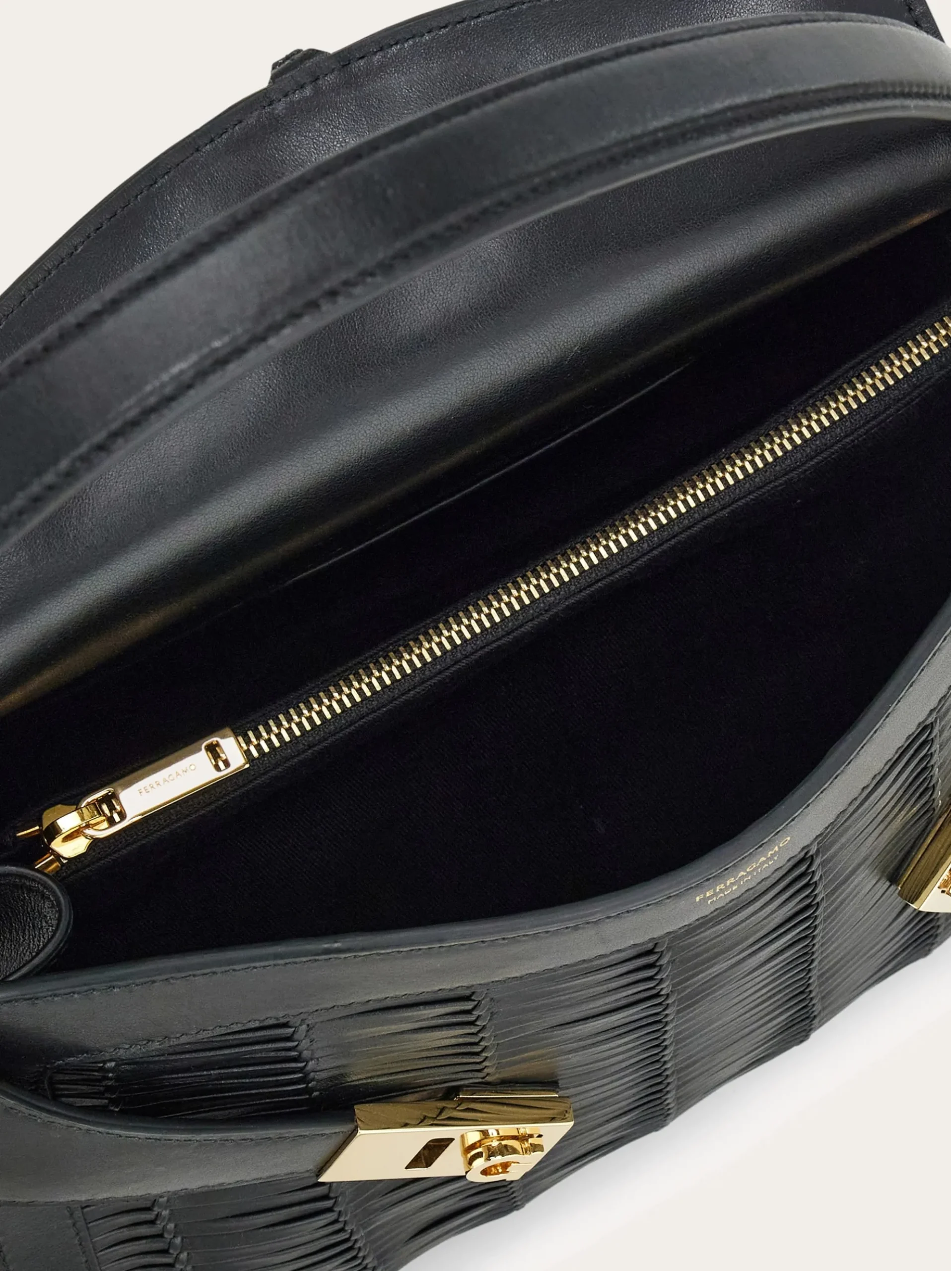 Hug Soft shoulder bag (M) - Women
