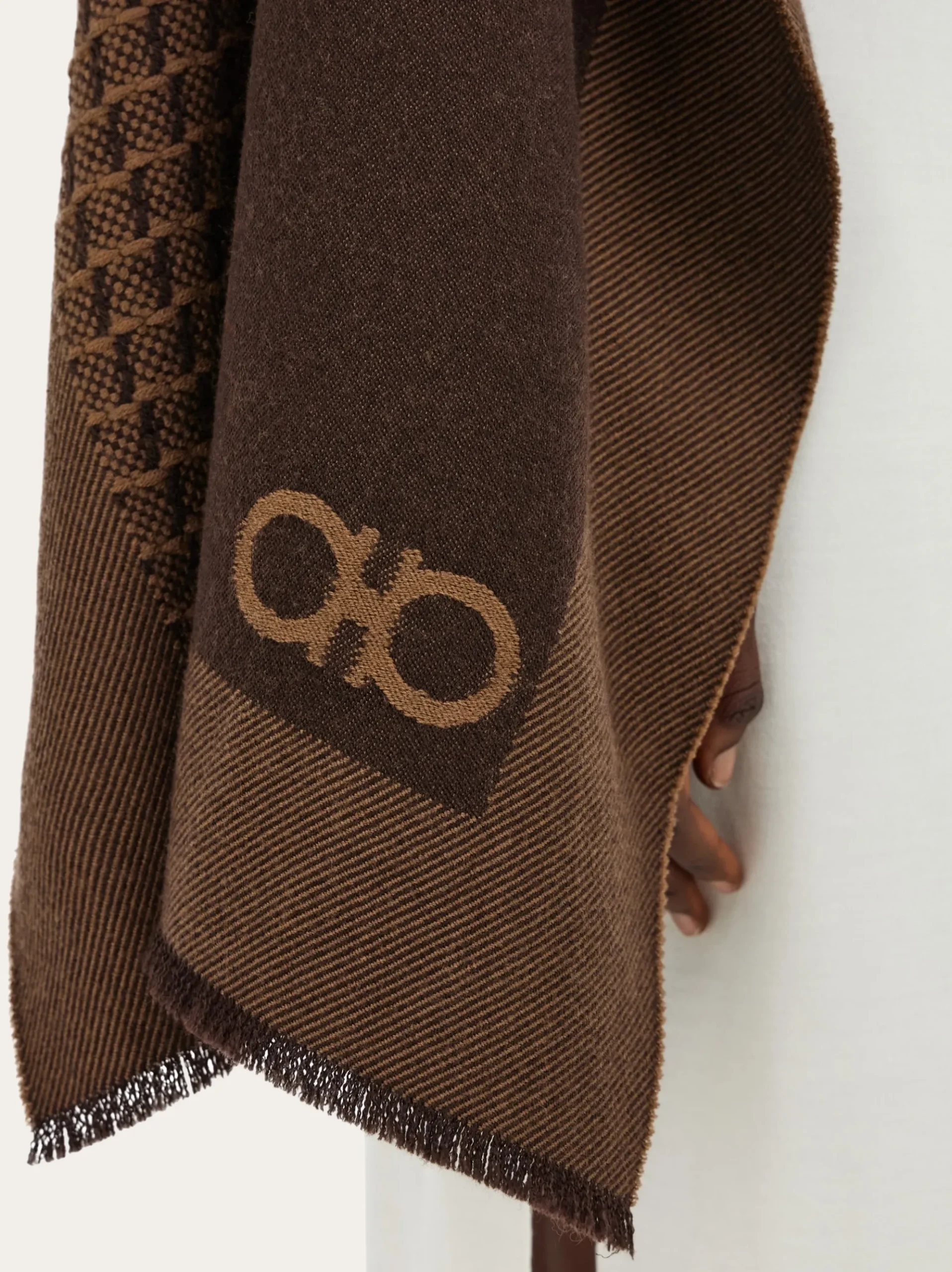 Jacquard cape - Women