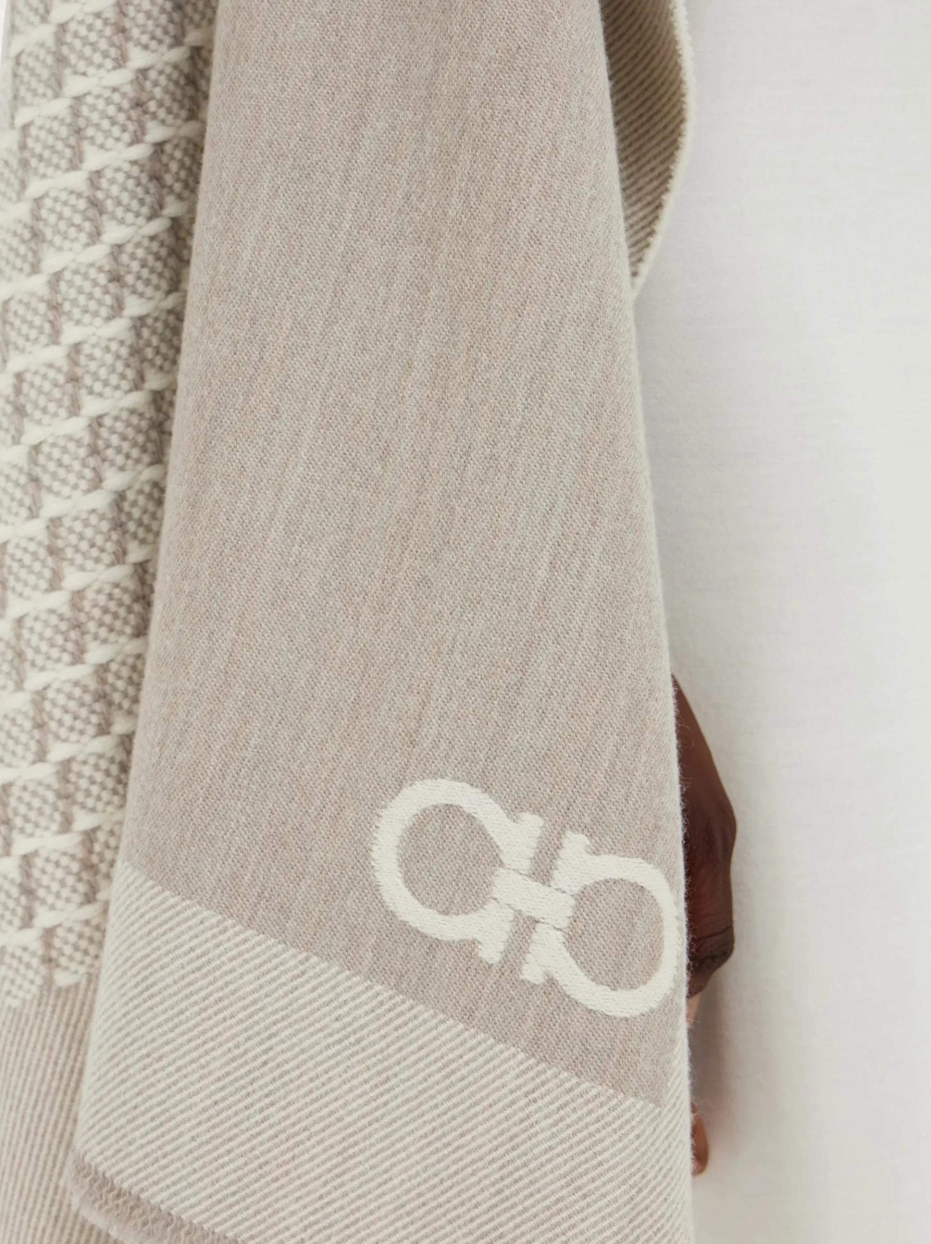 Jacquard cape - Women