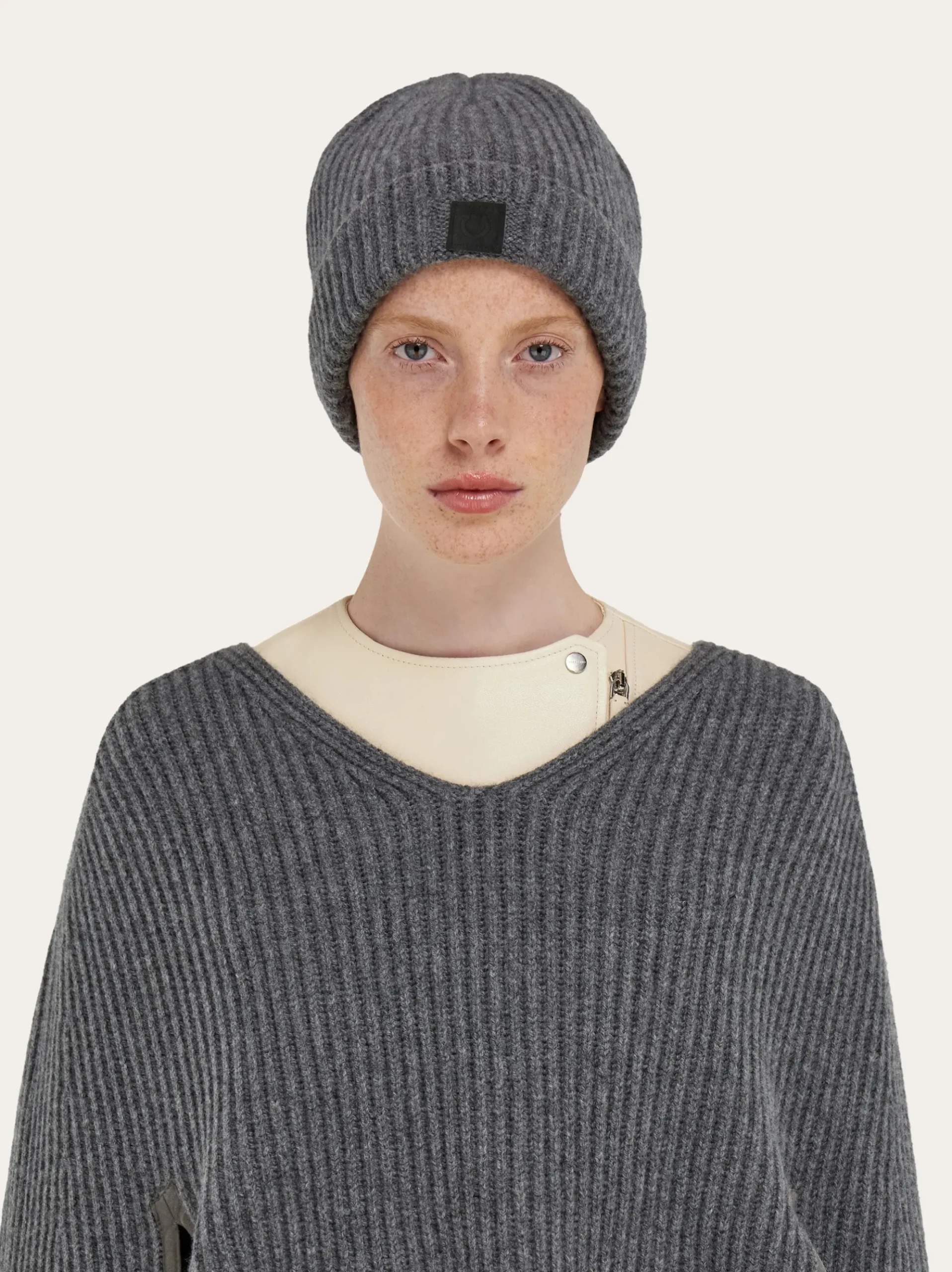Knitted beanie - Women