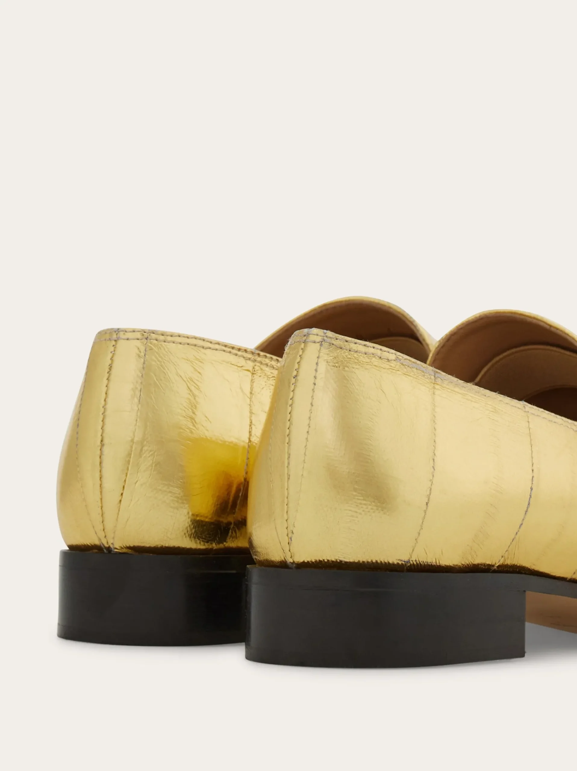 Laminated loafer with Hug buckle detail - Women