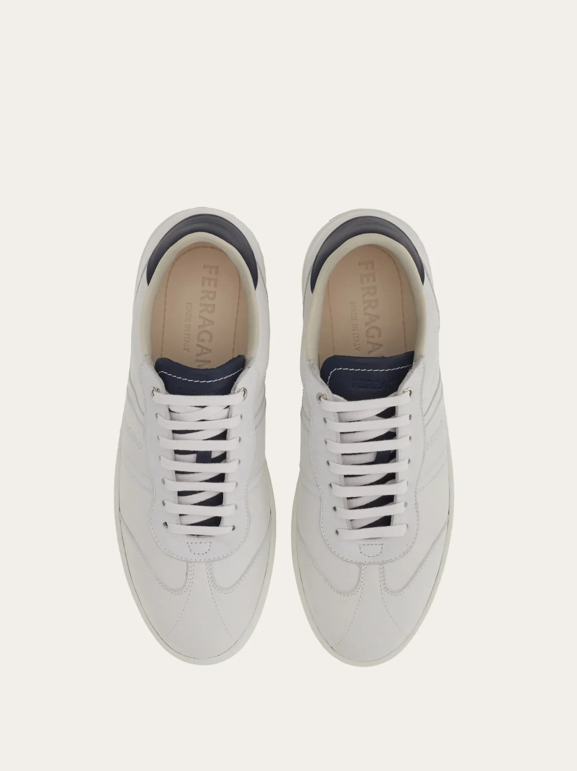 Low top sneaker with signature - Men