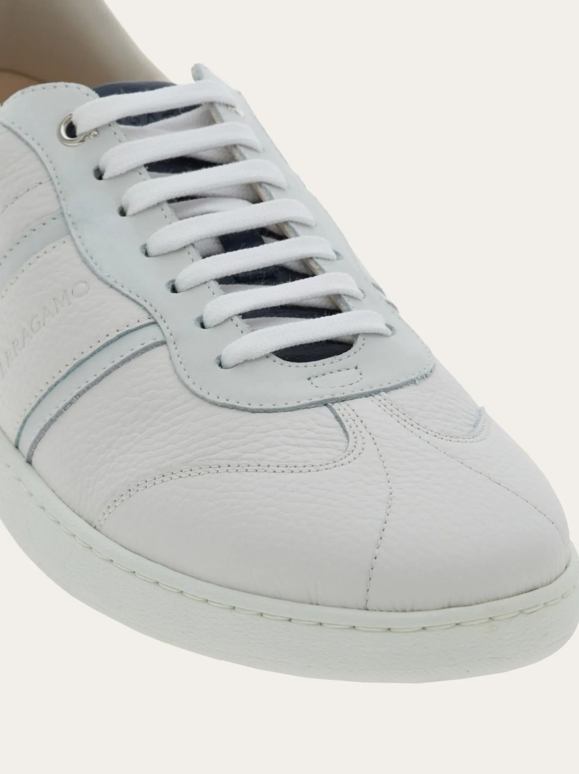 Low top sneaker with signature - Men