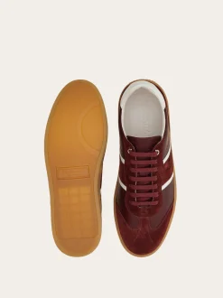 Low-top sneaker with signature detail - Men