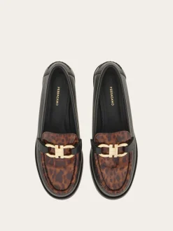 Moccasin with Gancini ornament - Women
