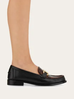 Moccasin with Gancini ornament - Women