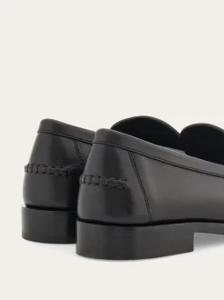 Moccasin with Gancini ornament - Women
