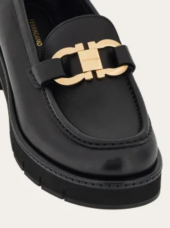 Moccasin with Gancini ornament - Women