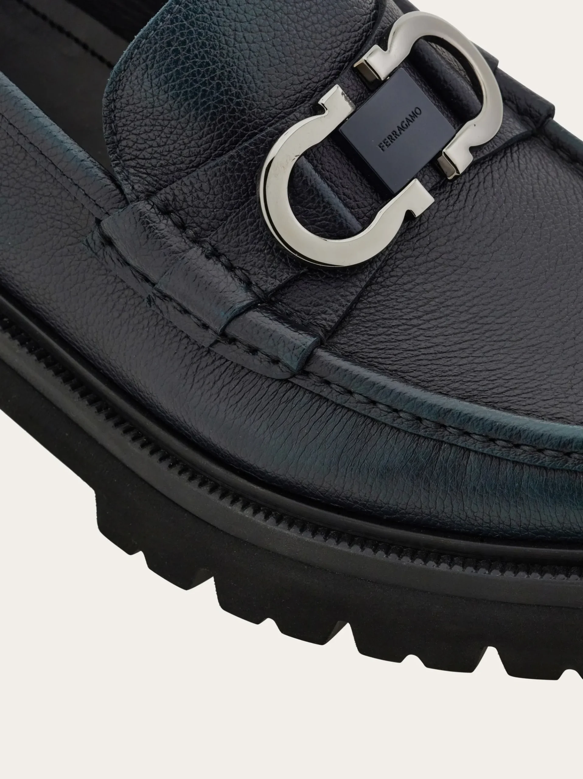 Moccasin with Gancini ornament - Men