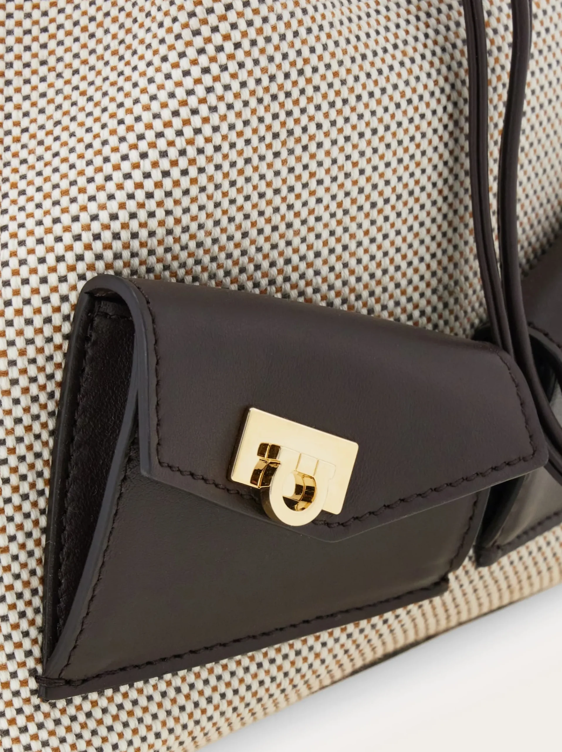 Multipocket bucket bag - Women