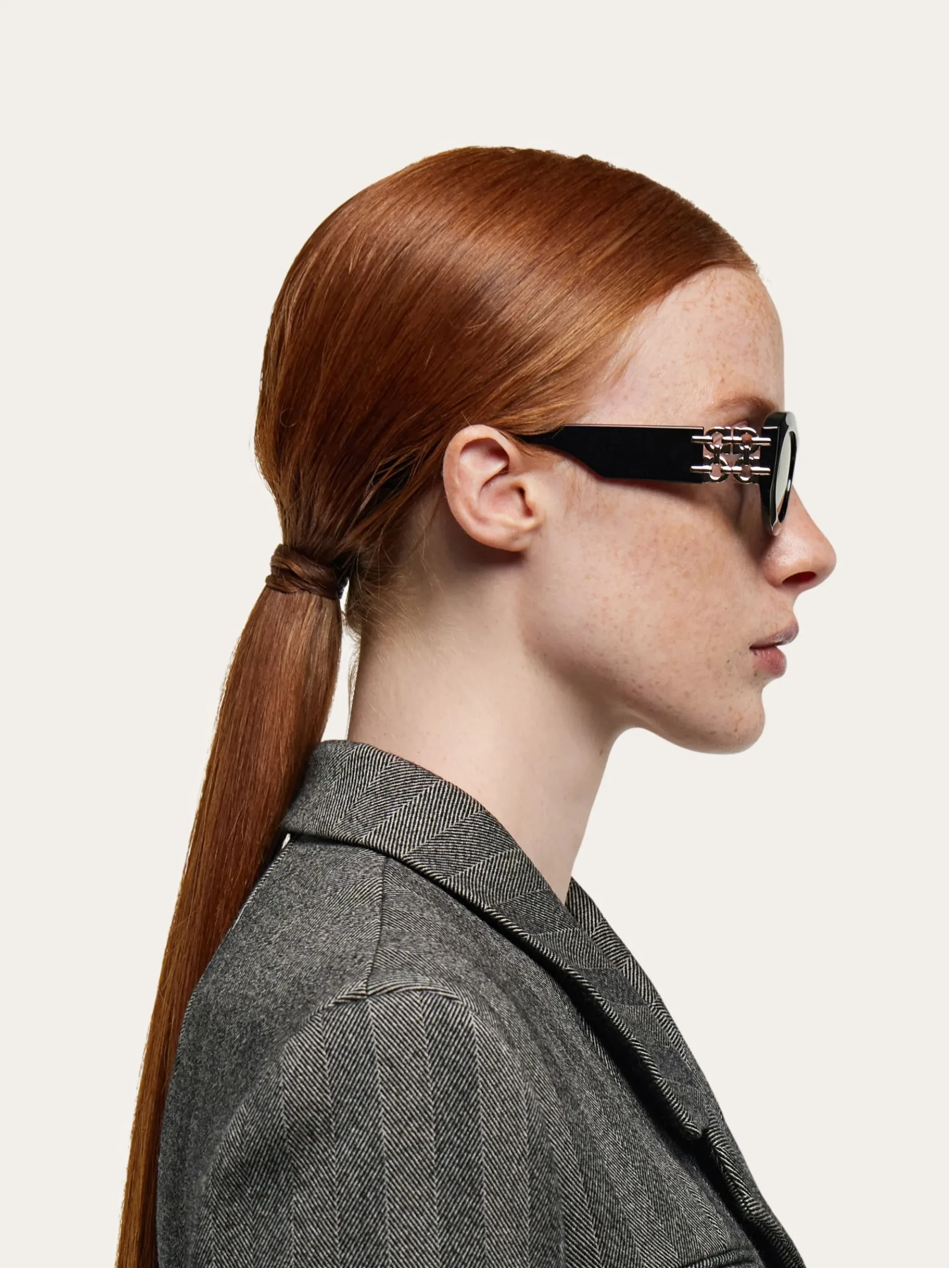Oval frame sunglasses - Women