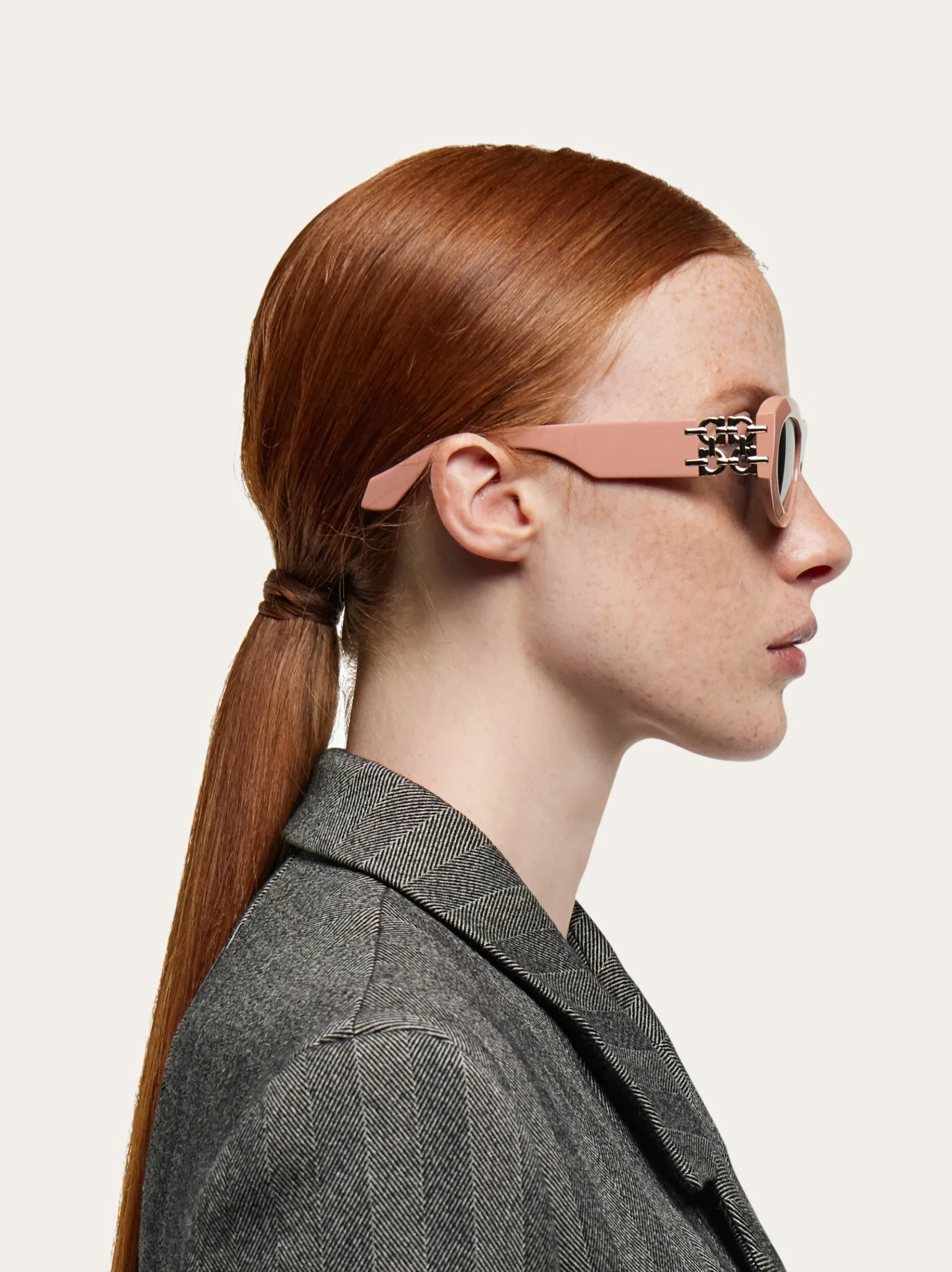 Oval frame sunglasses - Women