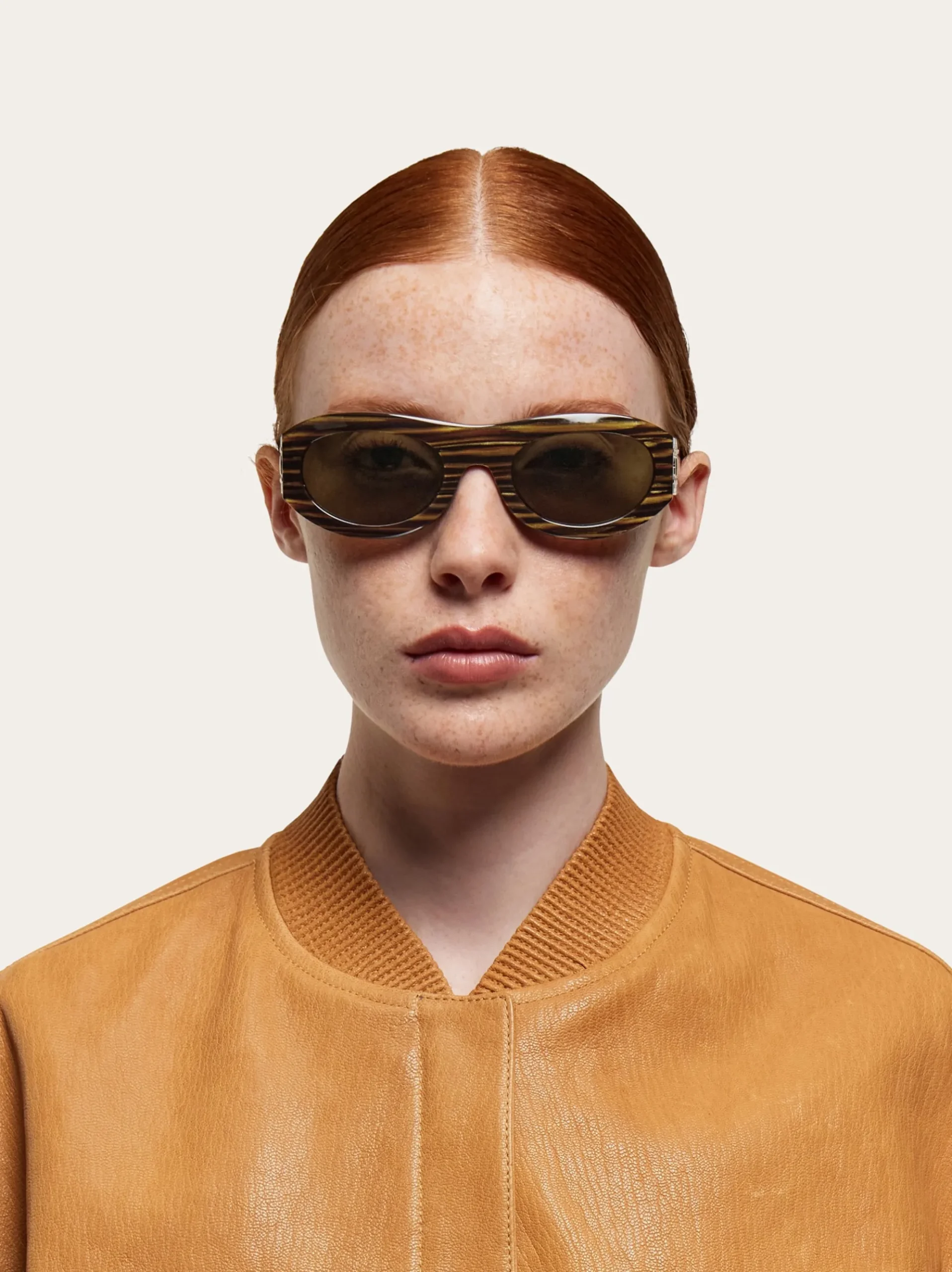 Oval frame sunglasses - Women