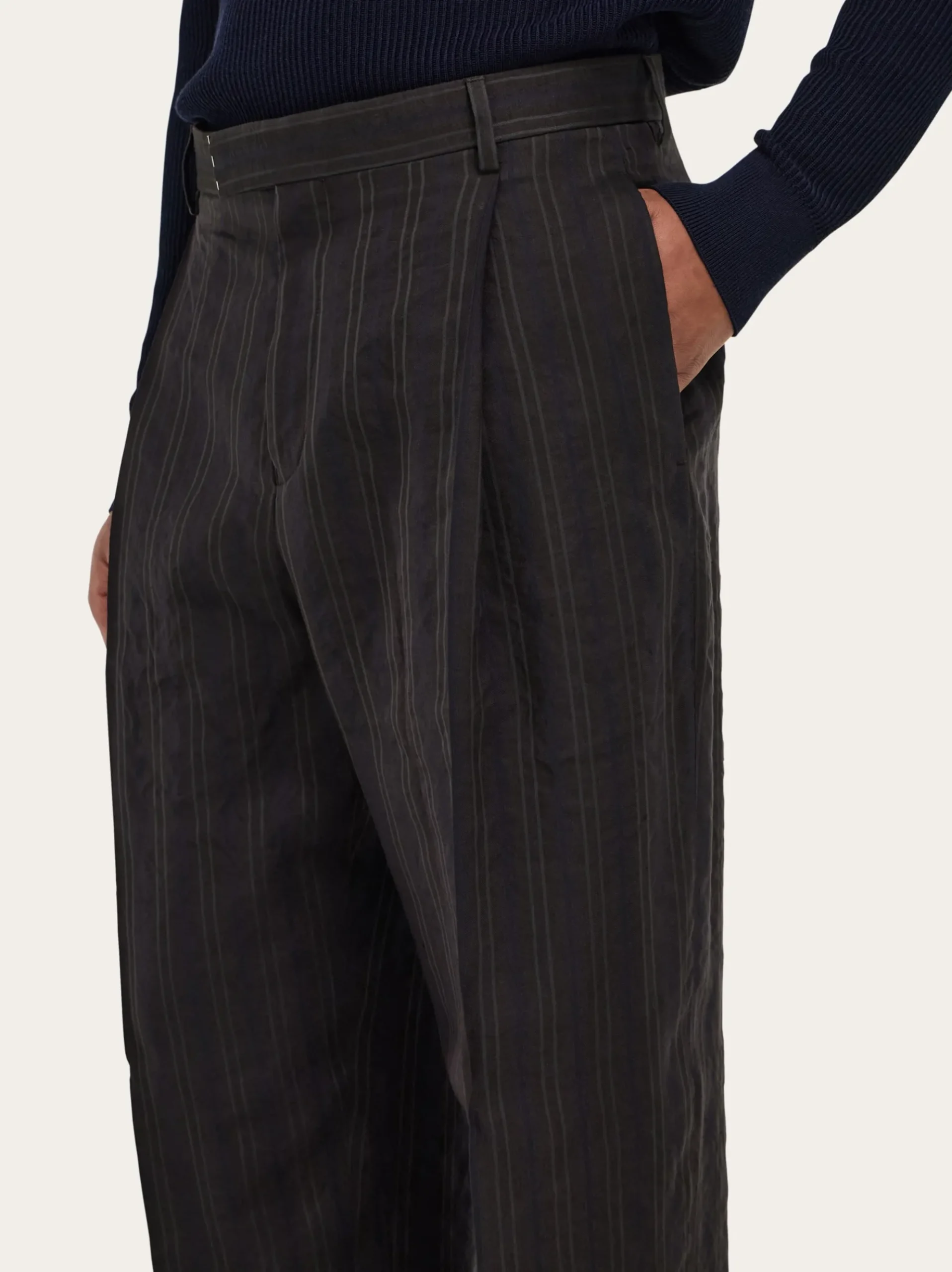 Relaxed tailored trouser - Men