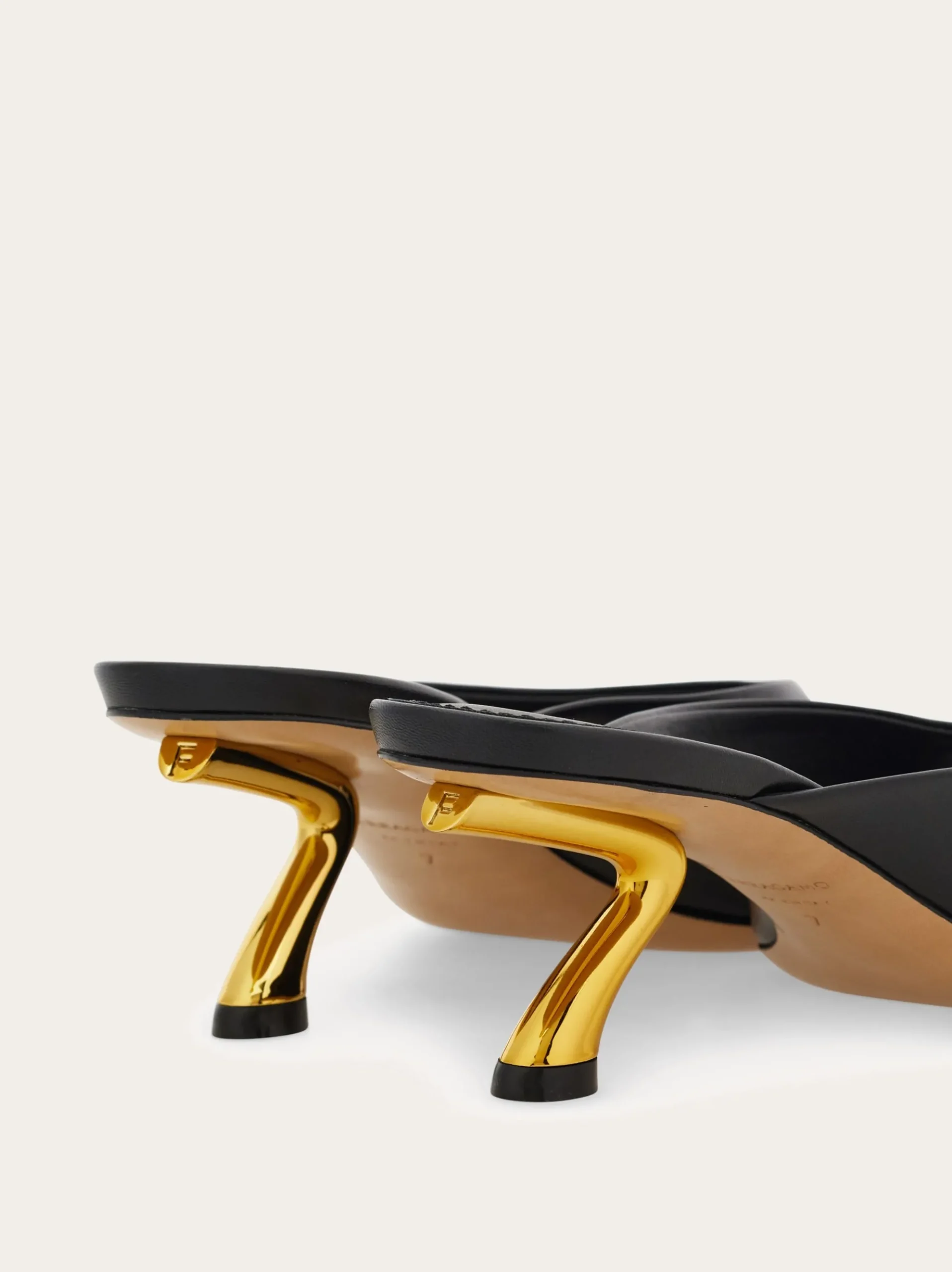 S-shaped heel slide - Women